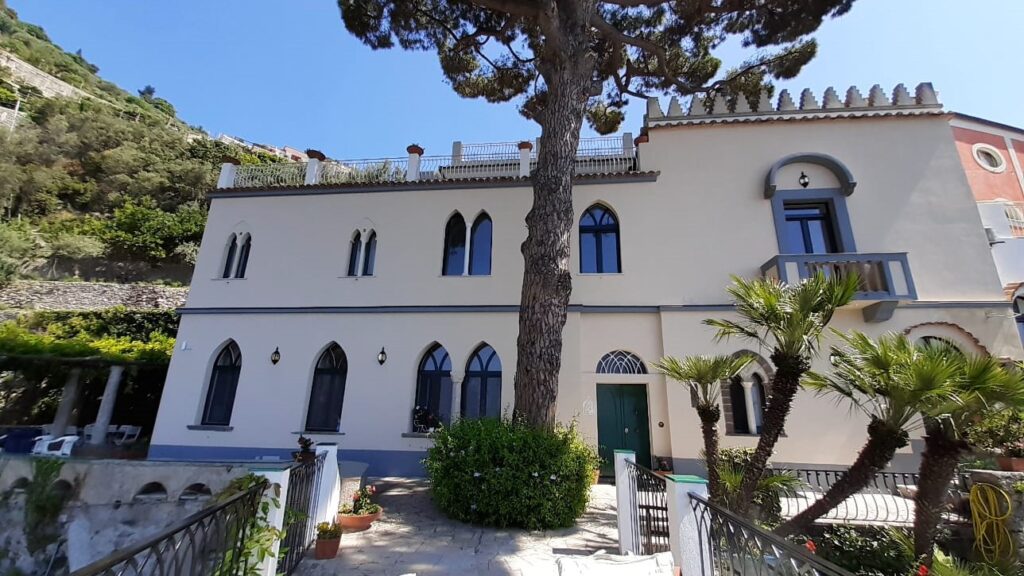 Villa Cliff House