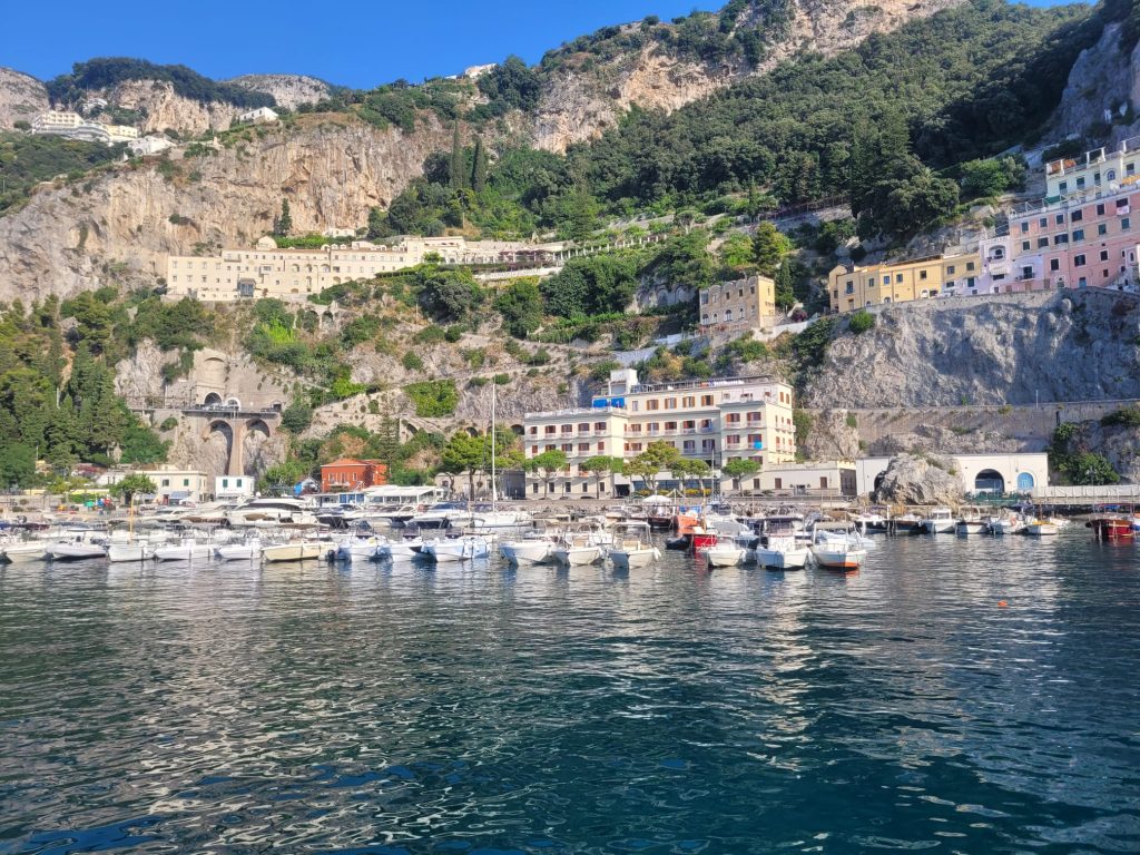 costiera amalfitana vista dal mare